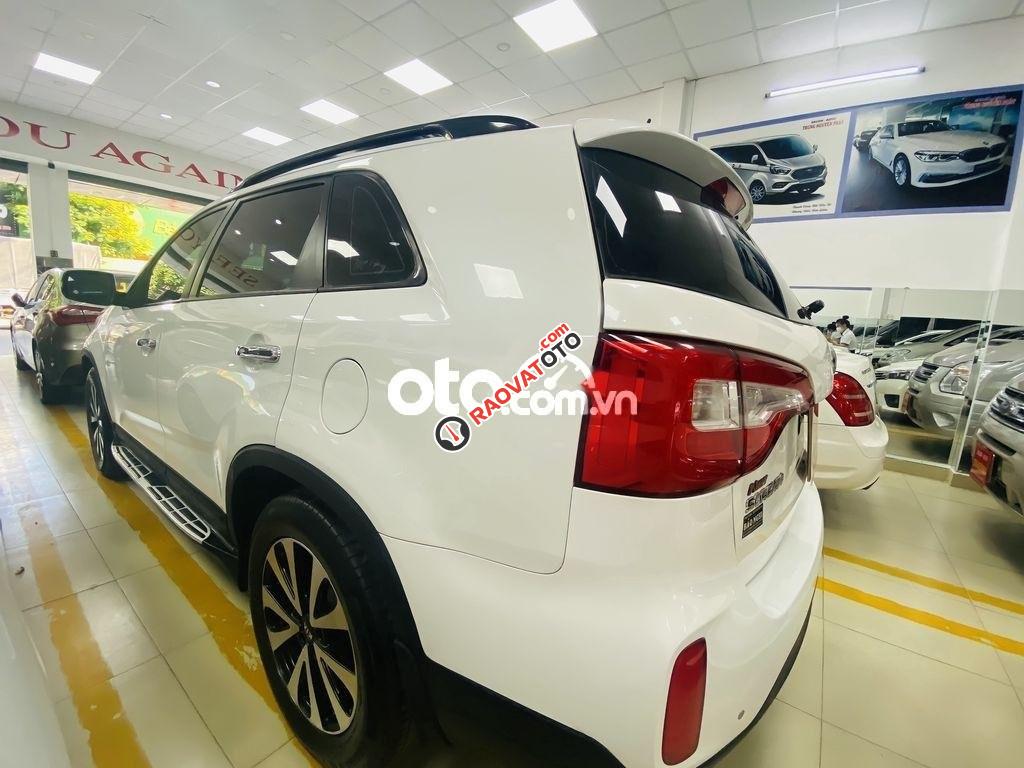 Bán Kia Sorento AT 2016, màu trắng-8