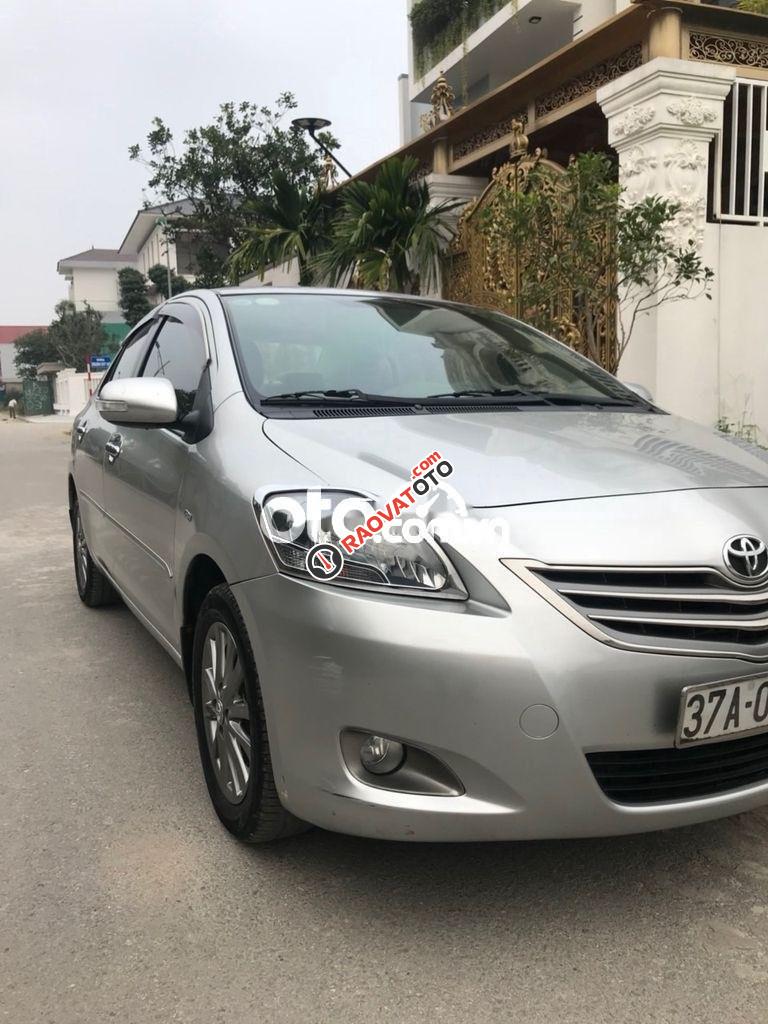 Bán xe Toyota Vios MT năm 2012, màu bạc-0