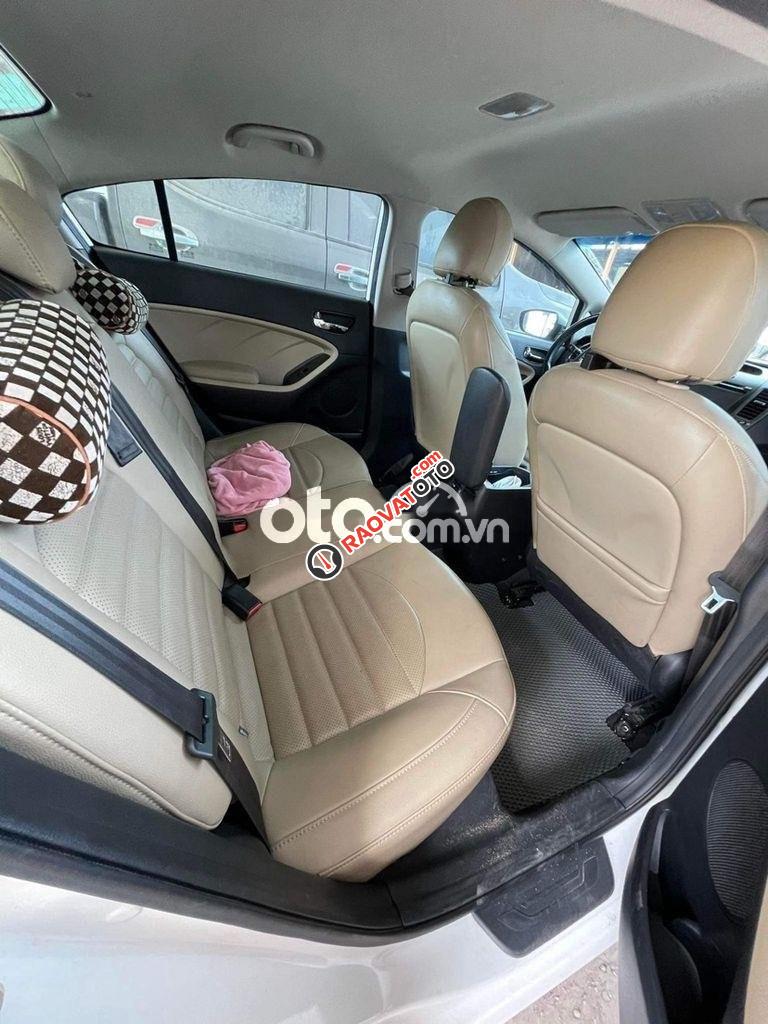 Cần bán Kia Cerato MT năm 2017, màu trắng-2