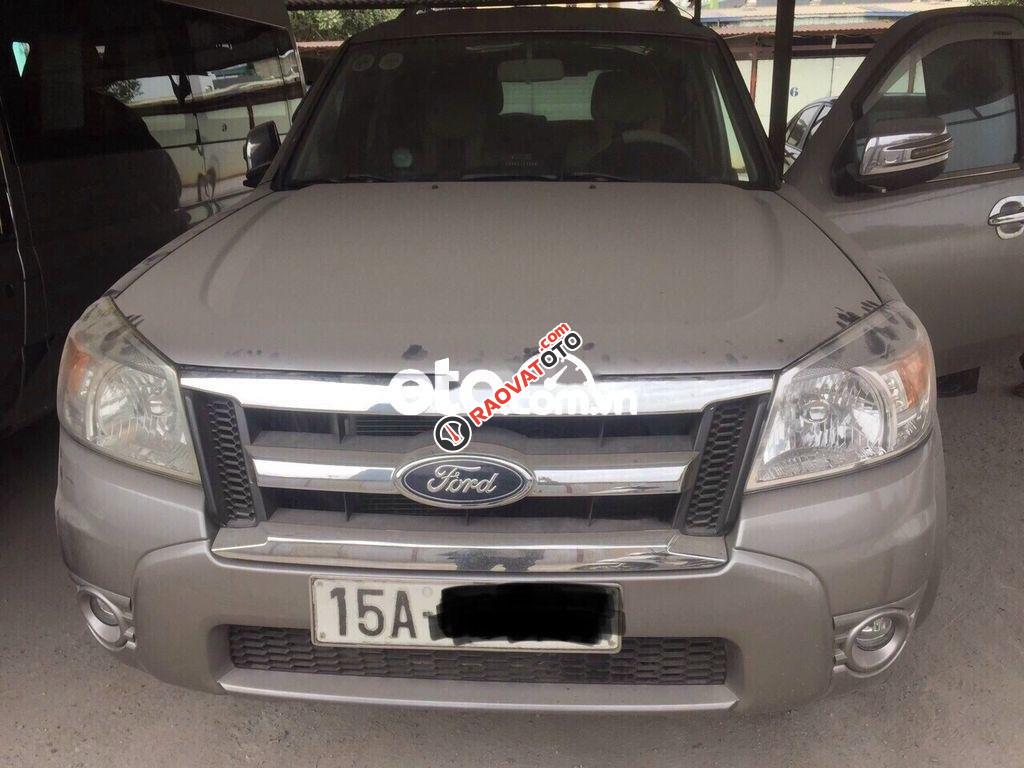 Cần bán lại xe Ford Everest AT năm sản xuất 2010, màu bạc xe gia đình-6