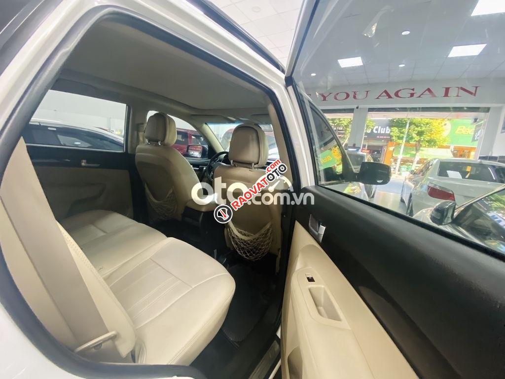 Cần bán xe Kia Sorento AT năm 2016, màu trắng còn mới-5