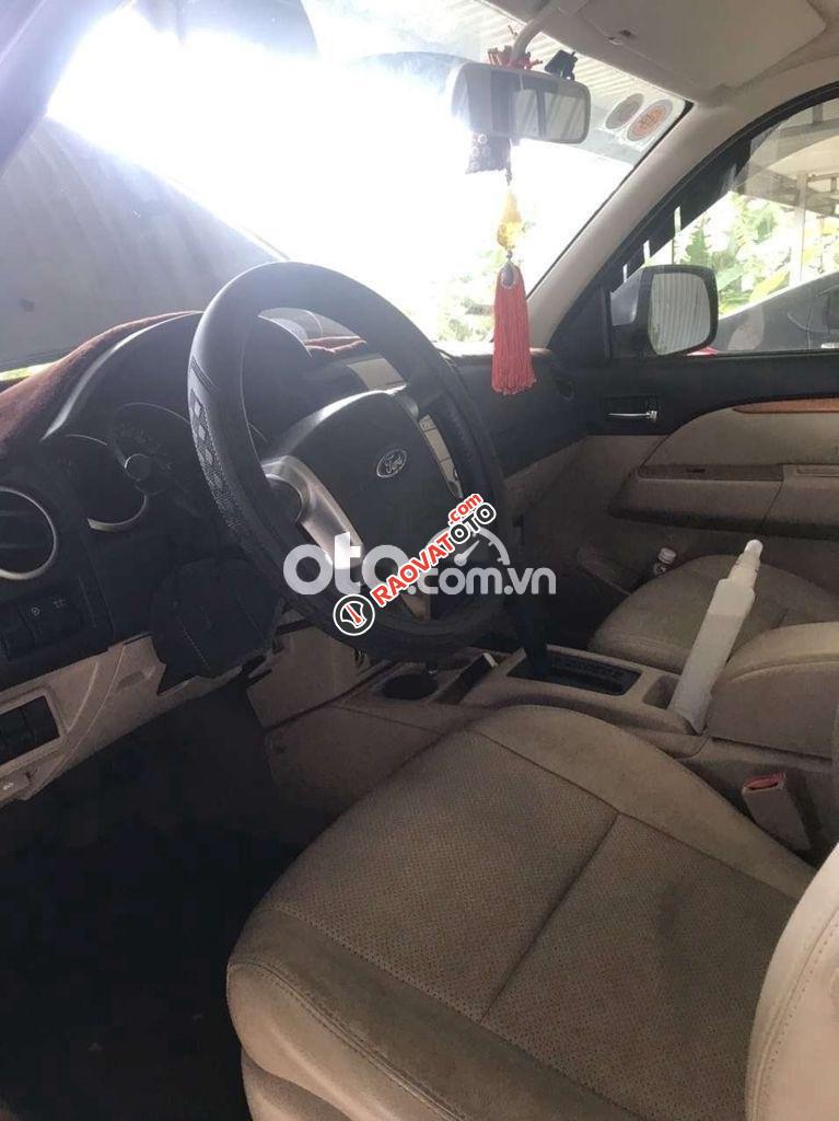 Cần bán gấp Ford Everest AT đời 2011, màu xanh lam còn mới-2