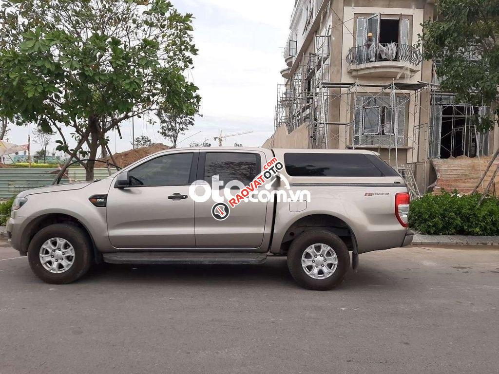 Cần bán Ford Ranger XLS MT sản xuất 2015, màu bạc -7