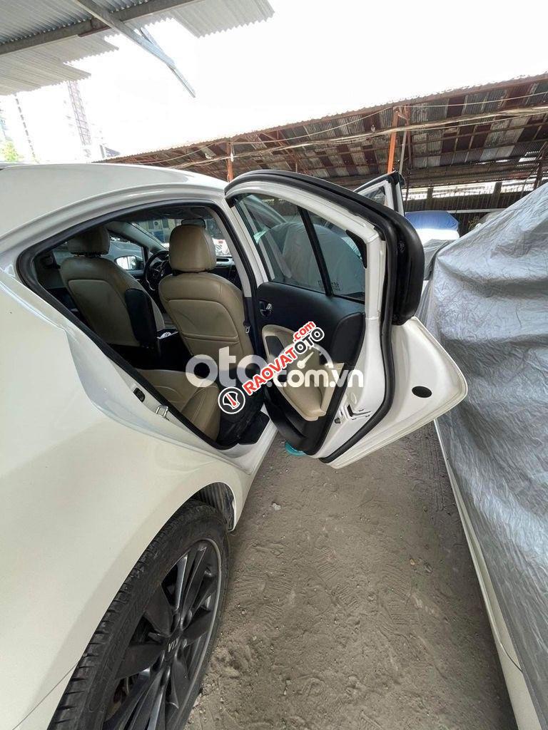 Cần bán Kia Cerato MT năm 2017, màu trắng-1