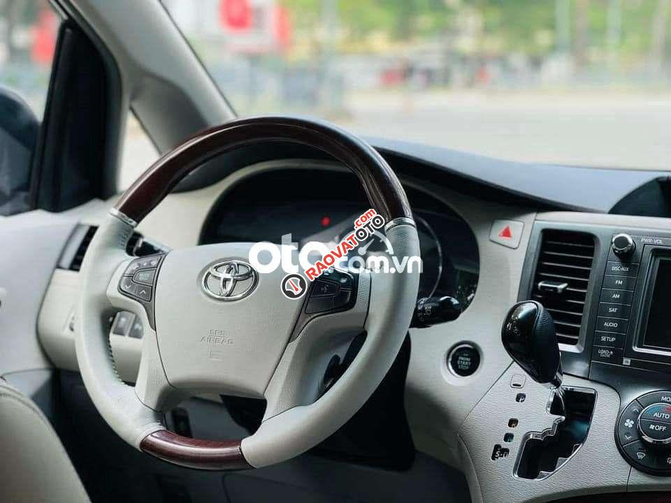 Xe Toyota Sienna Limited năm sản xuất 2012, xe nhập-6