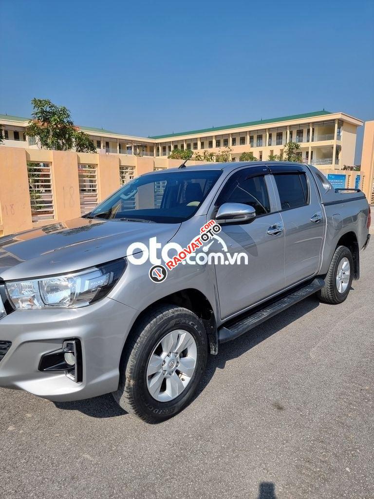 Bán ô tô Toyota Hilux E đời 2018, màu bạc, nhập khẩu số tự động-6