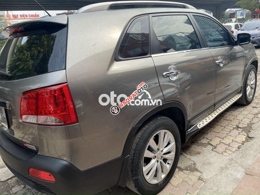 Xe Kia Sorento AT sản xuất 2013, màu xám còn mới-4
