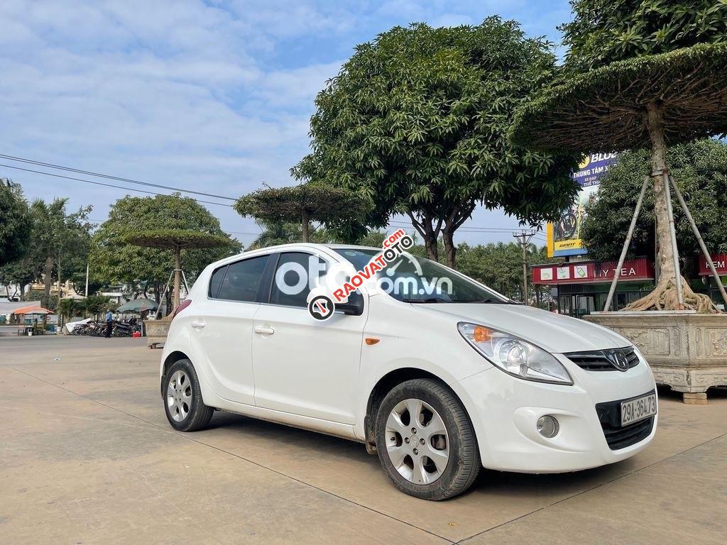 Bán Hyundai i20 1.4AT 2011, màu trắng, nhập khẩu nguyên chiếc-3