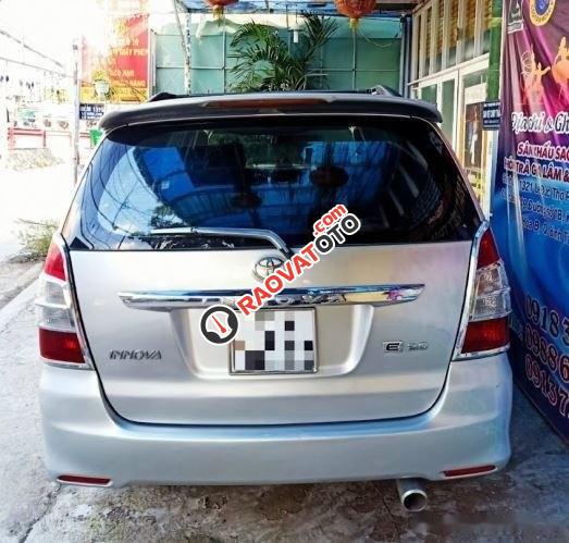 Cần bán Toyota Innova E đời 2012, màu bạc, giá chỉ 380 triệu-7