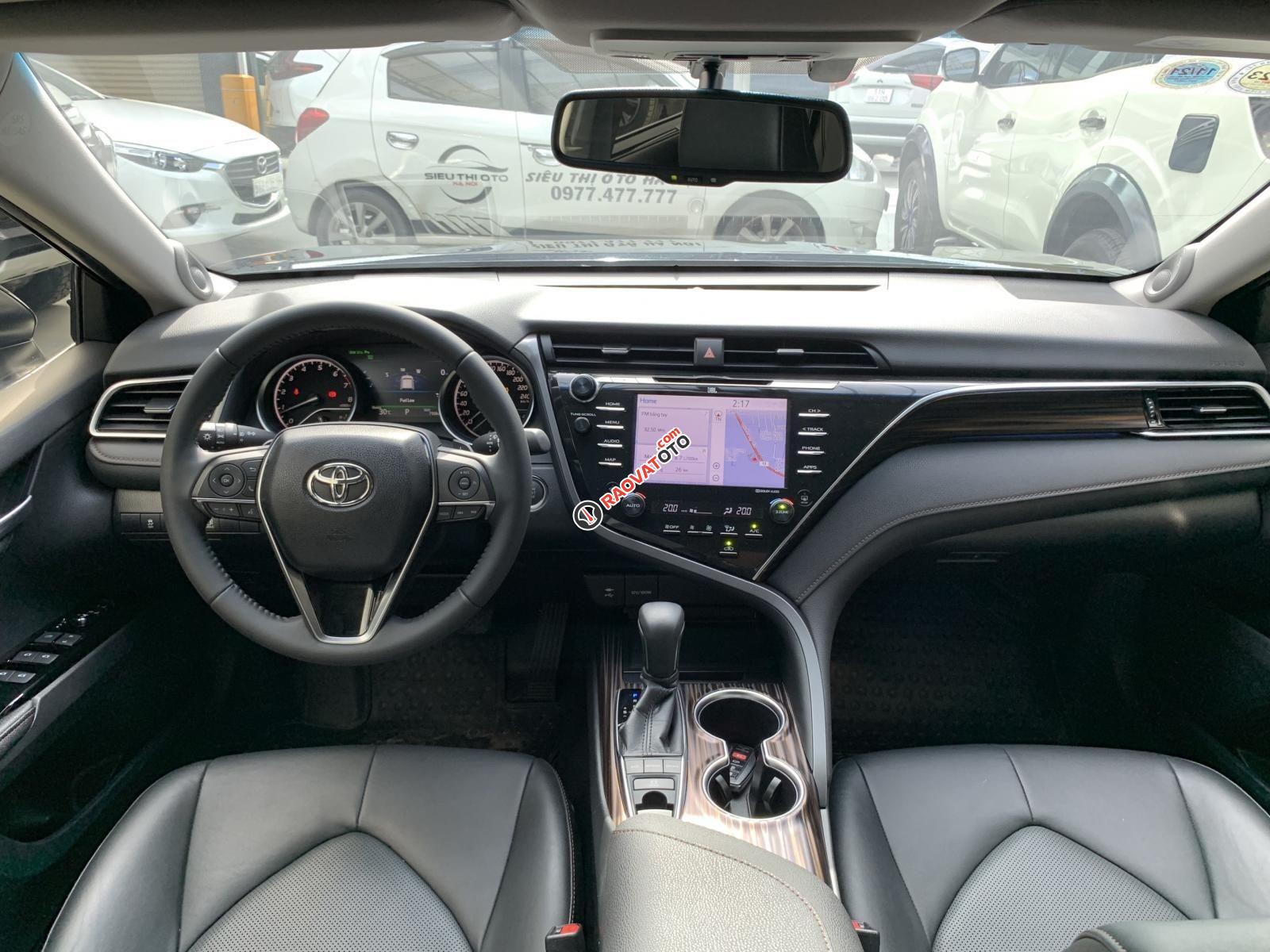 Bán xe Toyota Camry AT sản xuất năm 2020, xe màu đen, cực sang và mới, có trả góp-4