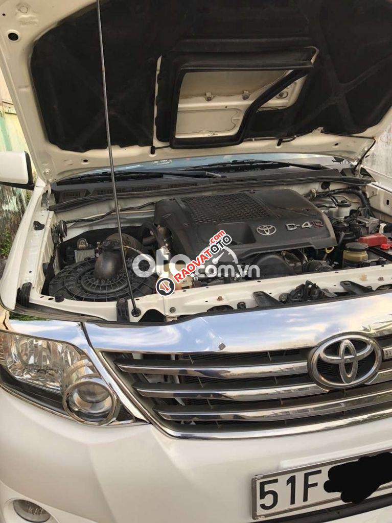 Cần bán Toyota Fortuner G 2016, màu trắng chính chủ-6