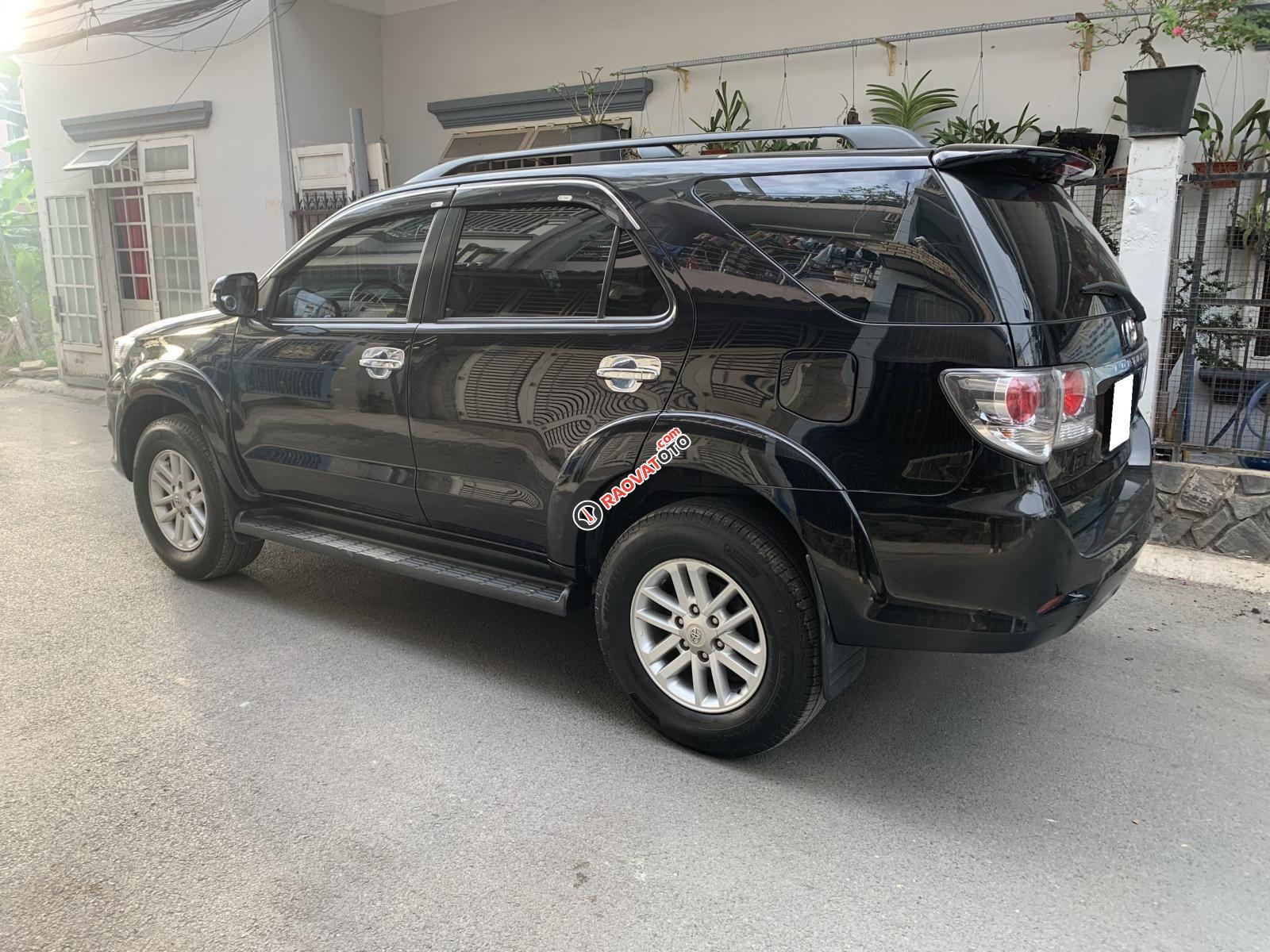 Xe của nhà bán Toyota Fortuner 2014, số tự động, máy xăng, dòng V, màu đen-7