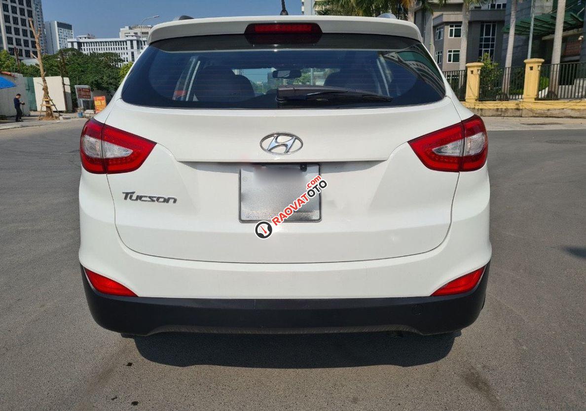 Bán xe Hyundai Tucson 2.0AT sản xuất năm 2014, màu trắng, nhập khẩu nguyên chiếc, 585 triệu-3