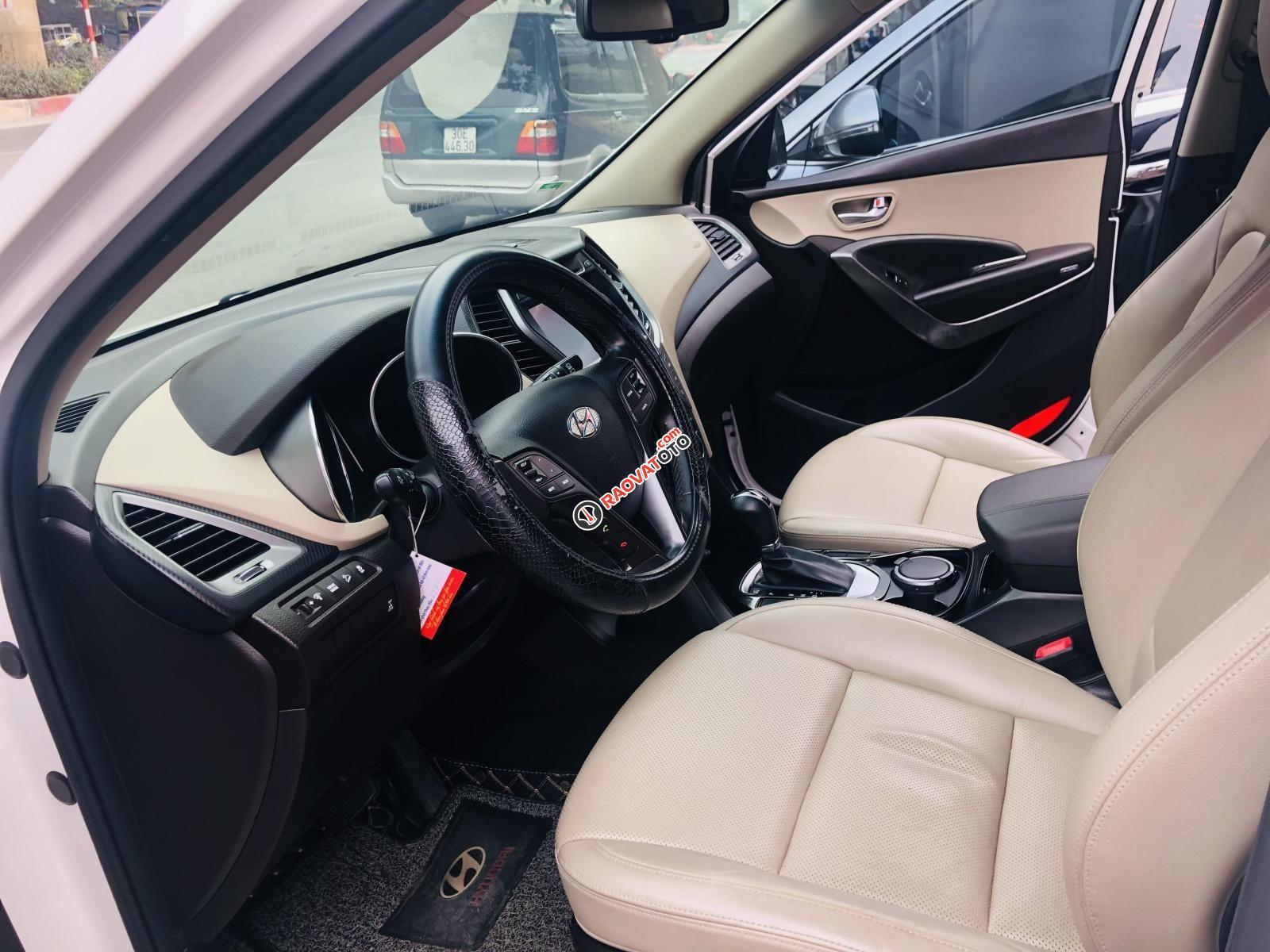 Bán xe Hyundai Santa Fe 4WD đăng ký lần đầu 2018, xe gia đình giá chỉ 885tr-2