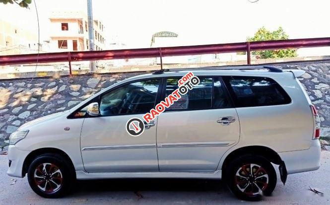 Cần bán Toyota Innova E đời 2012, màu bạc, giá chỉ 380 triệu-9