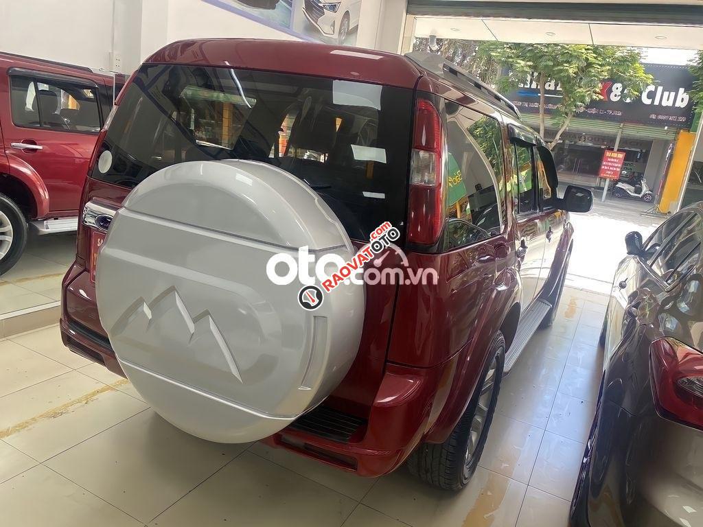 Cần bán Ford Everest MT sản xuất năm 2014, màu đỏ còn mới, giá tốt-4
