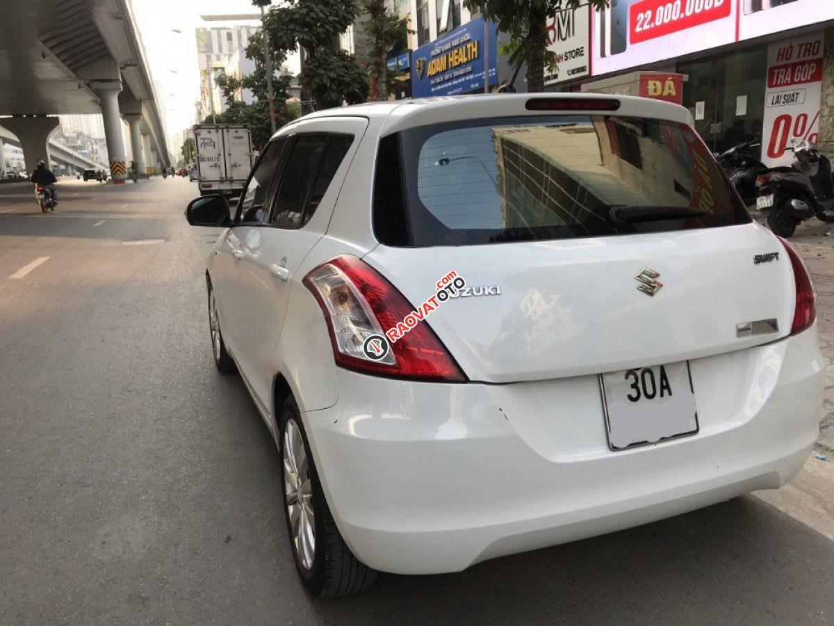 Bán Suzuki Swift AT sản xuất 2015, màu trắng-1