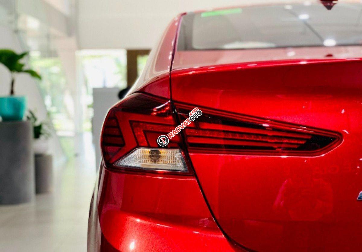 Cần bán xe Hyundai Elantra năm sản xuất 2021, màu đỏ, giá chỉ 580 triệu-5
