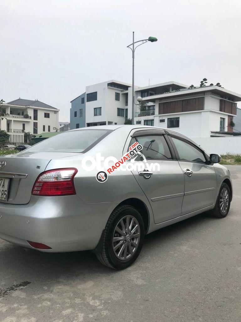 Bán xe Toyota Vios MT năm 2012, màu bạc-4