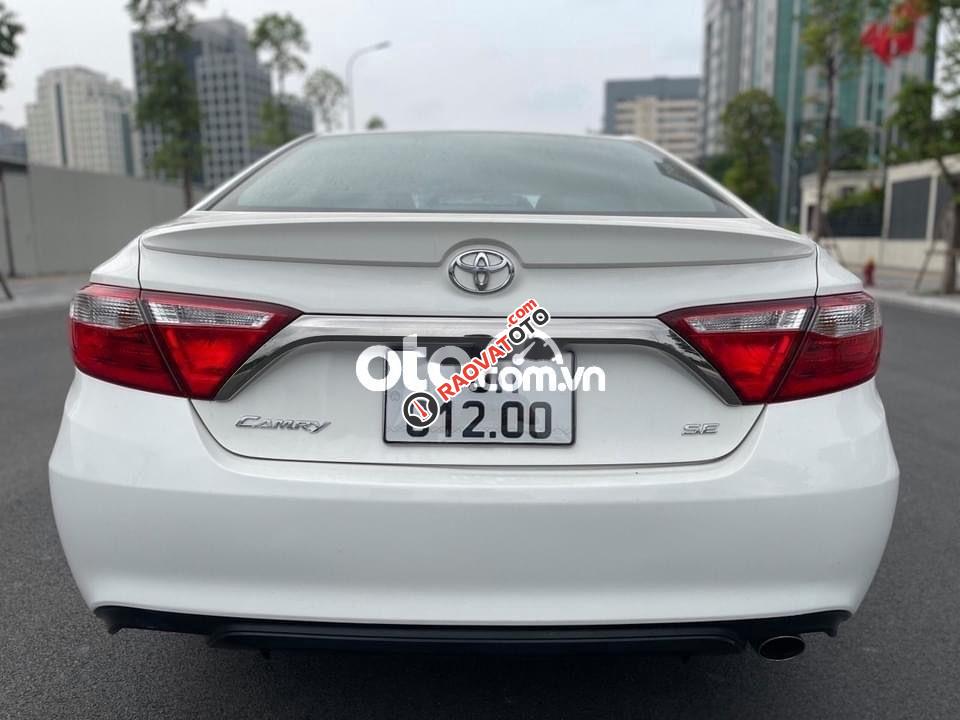 Cần bán Toyota Camry SE 2015, màu trắng, xe nhập-5