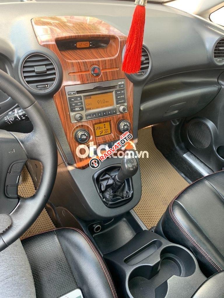 Cần bán gấp Kia Carens MT sản xuất 2010, màu xám còn mới-10