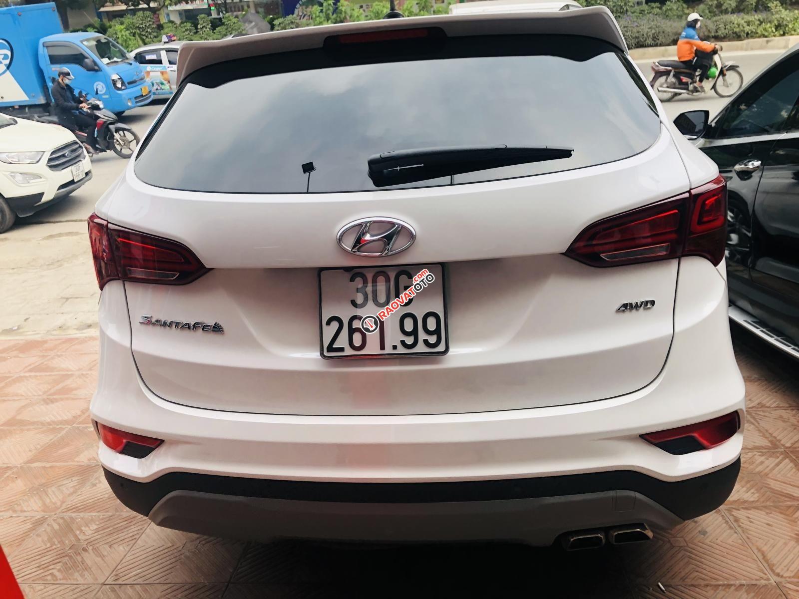 Bán xe Hyundai Santa Fe 4WD đăng ký lần đầu 2018, xe gia đình giá chỉ 885tr-4