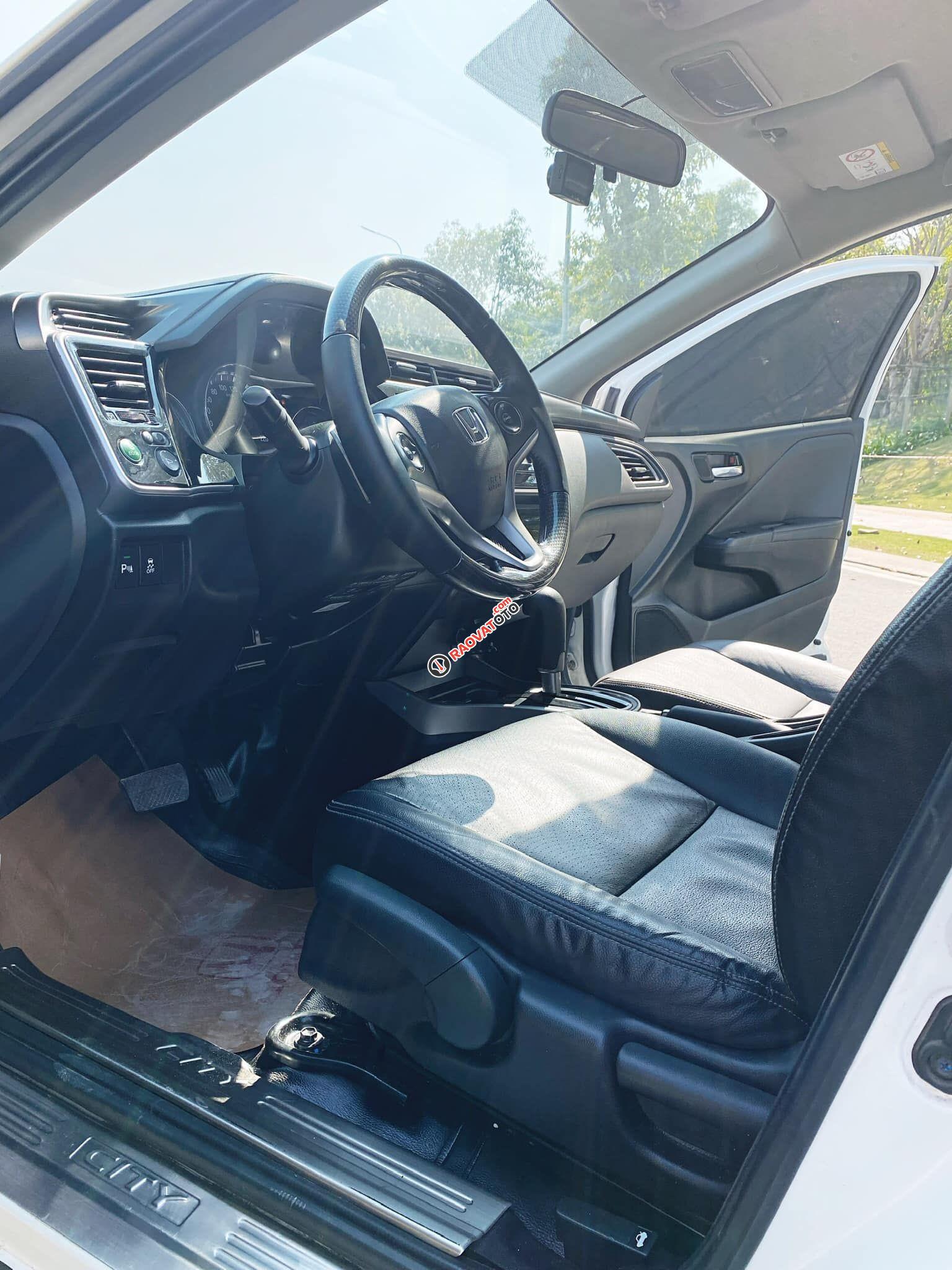 Cần bán gấp Honda City Top đời 2017, màu trắng, giá 480tr-6