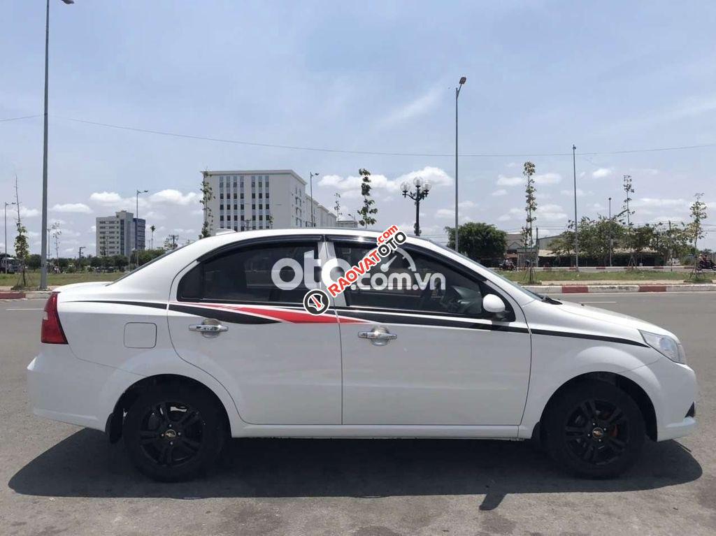 Bán Chevrolet Aveo 1.5 MT năm sản xuất 2016, màu trắng -1