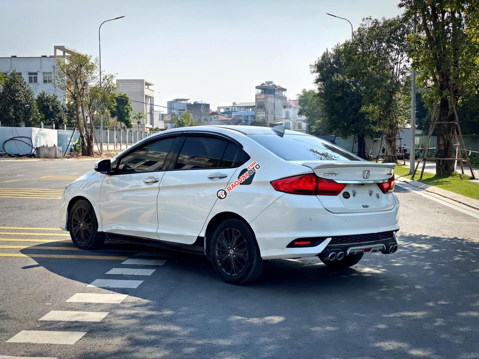 Cần bán gấp Honda City Top đời 2017, màu trắng, giá 480tr-1