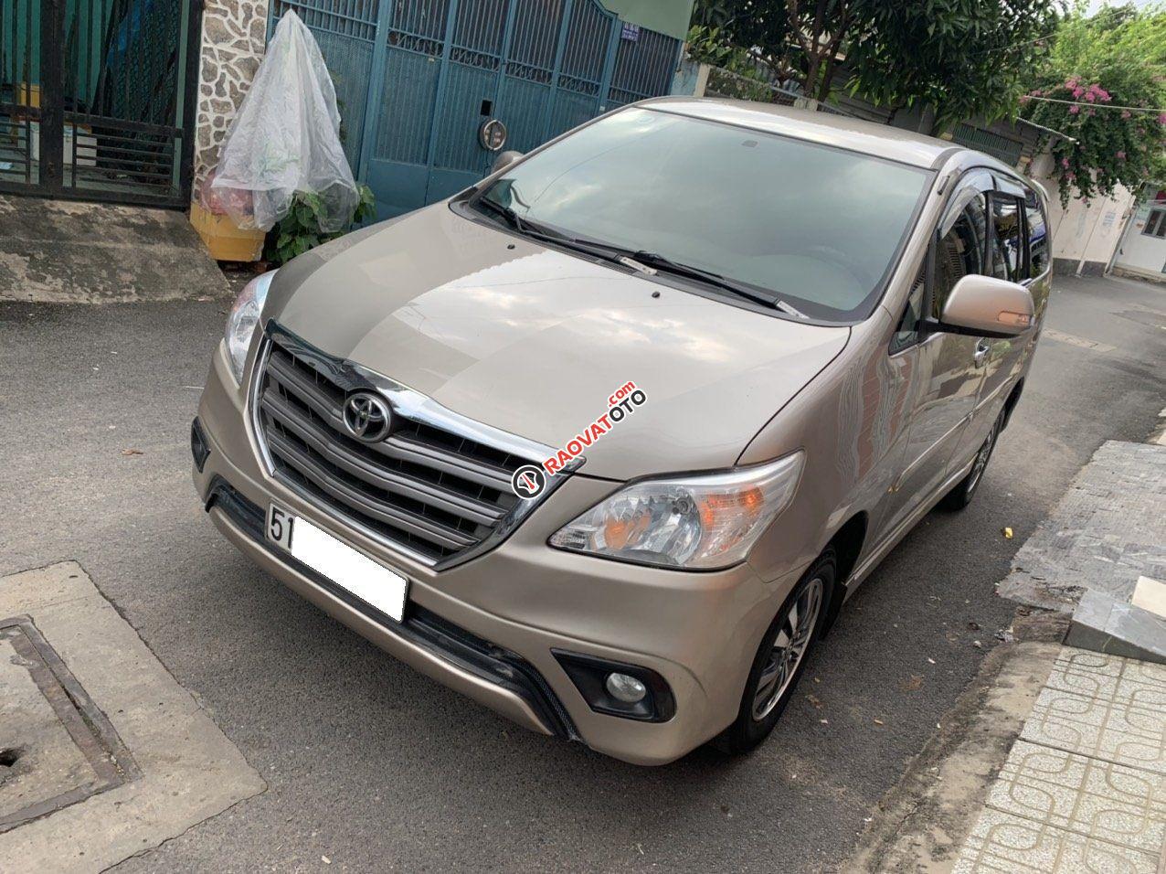 Toyota Innova 2016, số tự động G, màu vàng cát-7