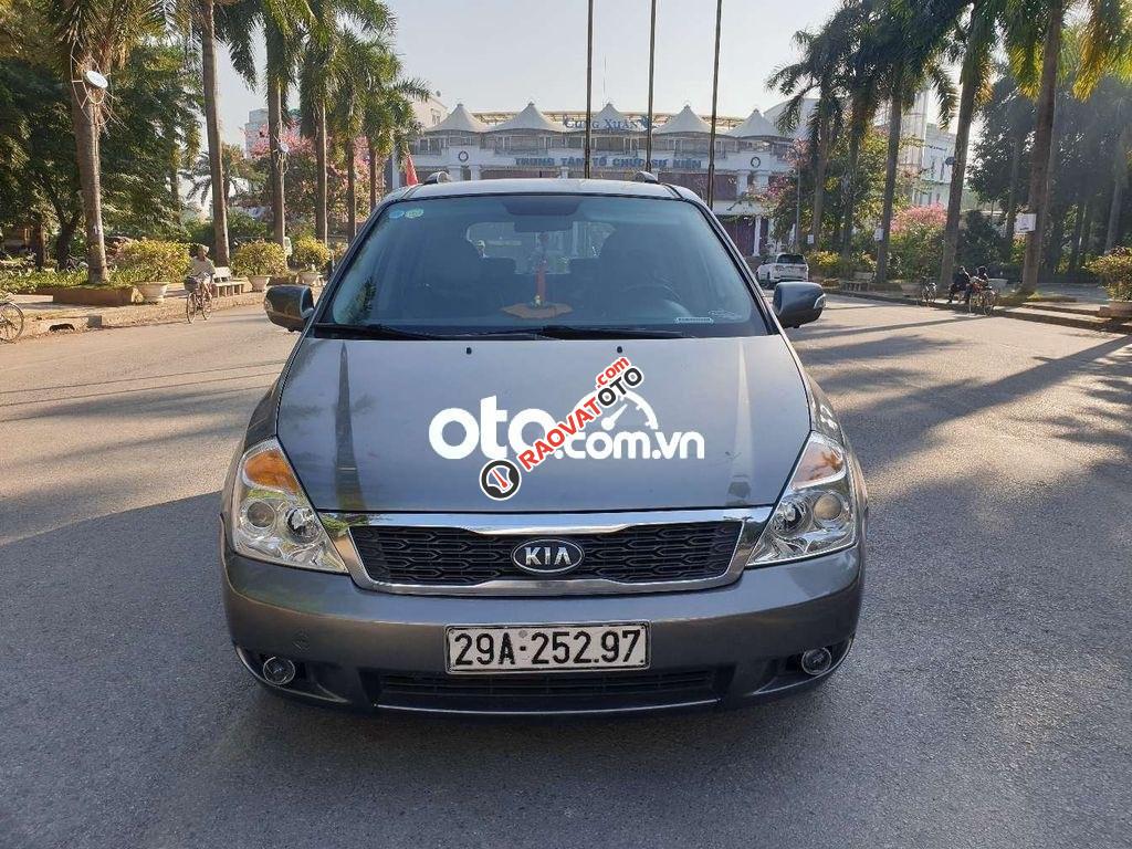 Cần bán Kia Carnival AT năm sản xuất 2011, màu xám, nhập khẩu-11