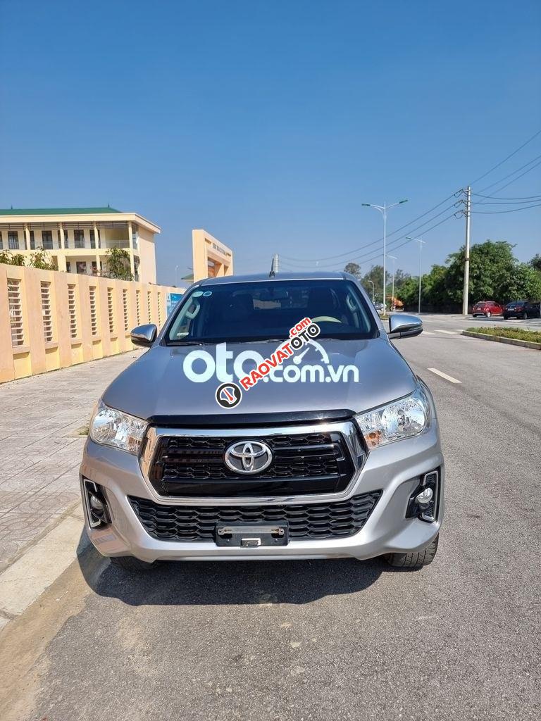 Bán ô tô Toyota Hilux E đời 2018, màu bạc, nhập khẩu số tự động-7