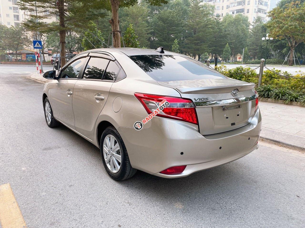 Bán Toyota Vios G sx 2015 vàng cát xe đẹp-10