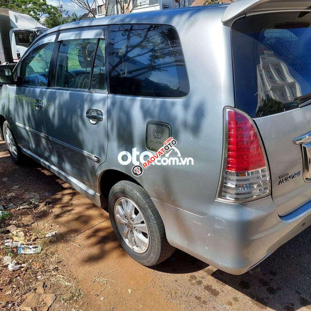 Cần bán xe Toyota Innova MT đời 2008, màu bạc-0