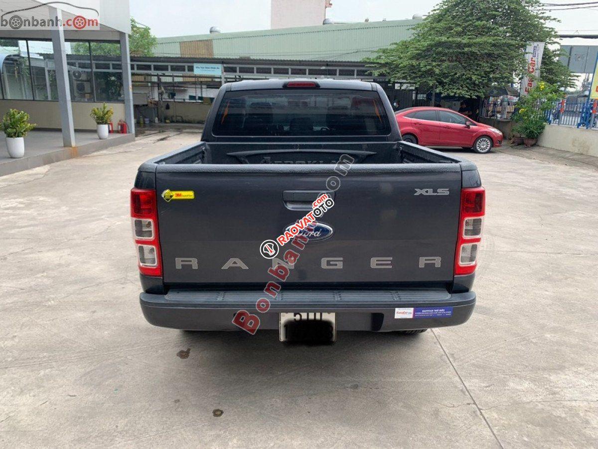Bán ô tô Ford Ranger XLS 2.2L 4x2 AT năm 2017, màu xám, nhập khẩu Thái Lan-2