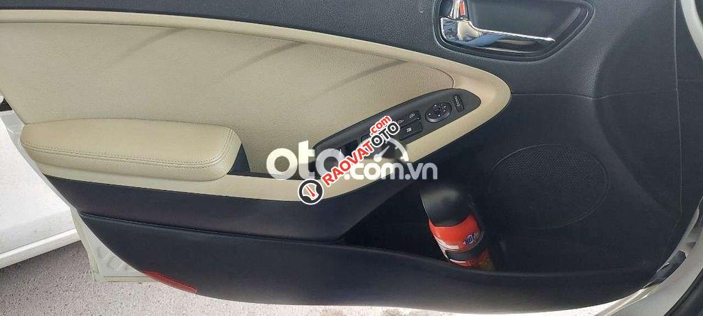 Xe Kia Cerato MT năm sản xuất 2016, màu trắng-8