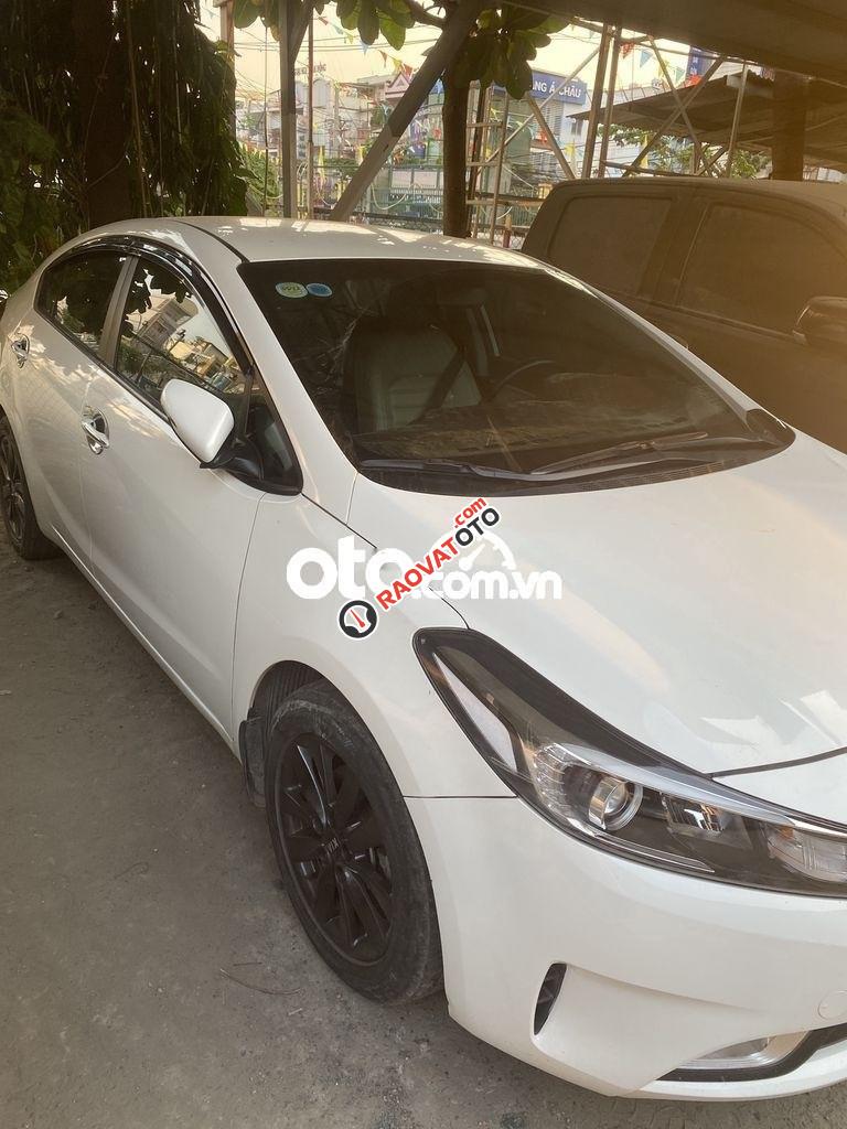 Cần bán Kia Cerato MT năm 2017, màu trắng-10