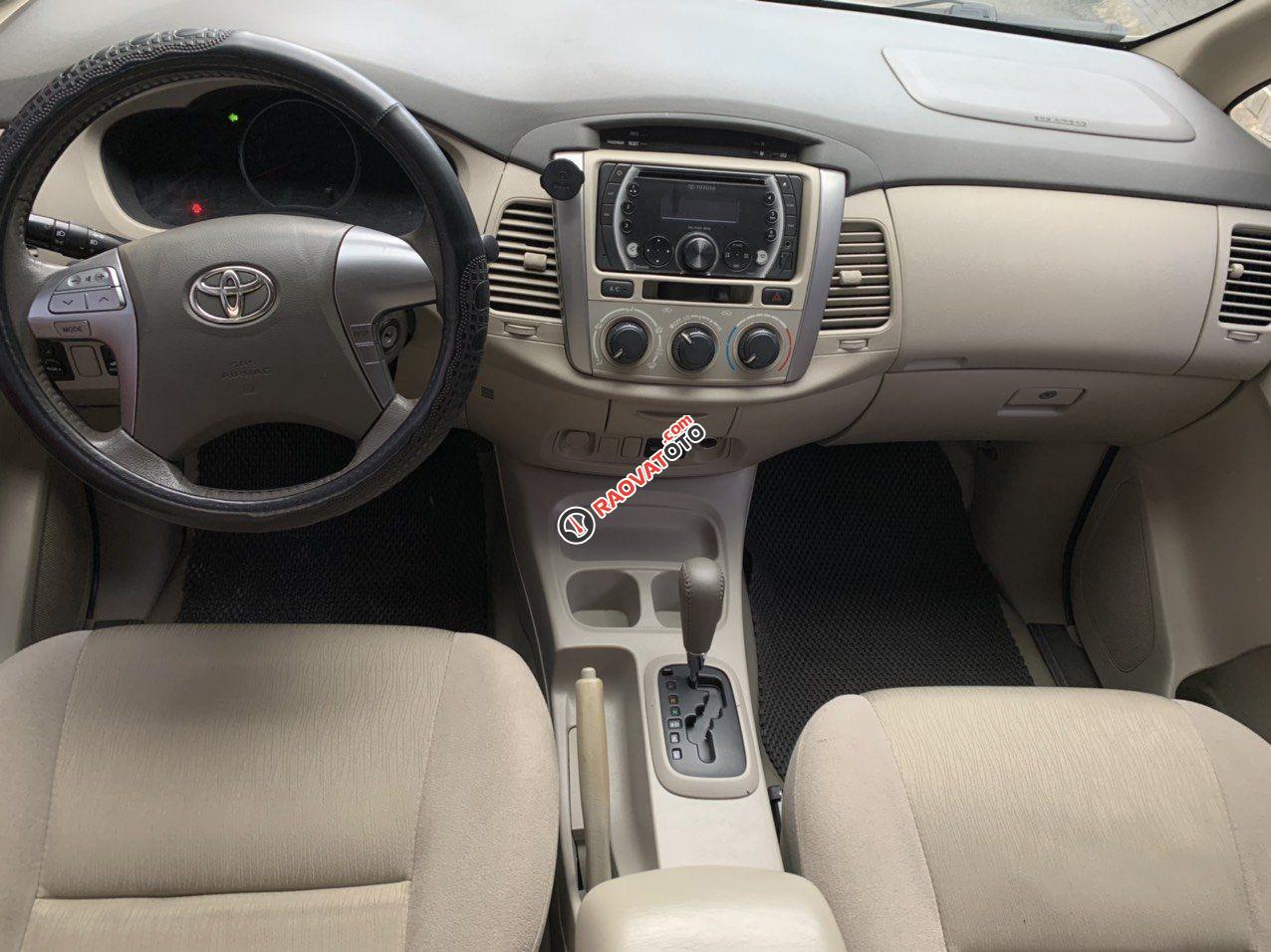 Toyota Innova 2016, số tự động G, màu vàng cát-2