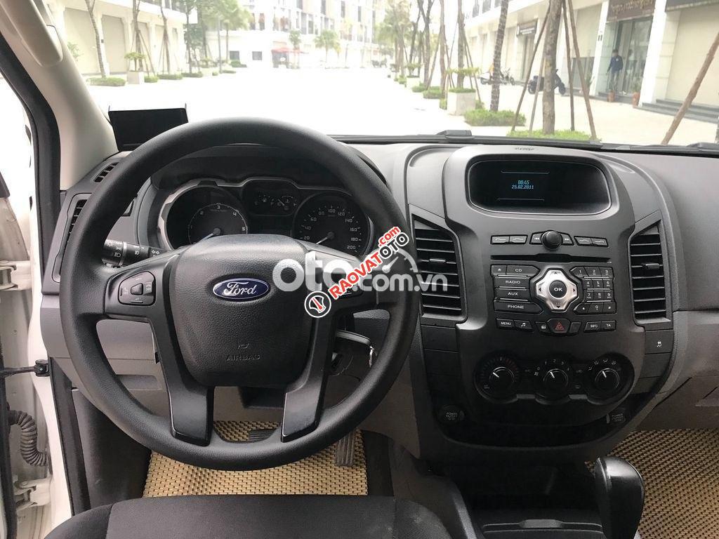 Bán ô tô Ford Ranger XLS sản xuất 2017, hai màu, xe nhập-5