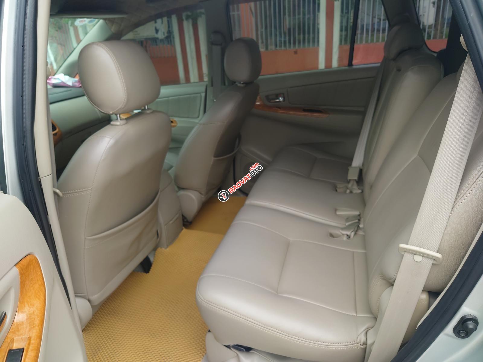 Cần bán Toyota Innova V sản xuất 2009, giá chỉ 305 triệu, trang bị nhiều tính năng-9