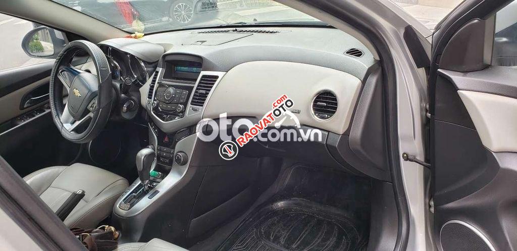 Cần bán Chevrolet Cruze LTZ sản xuất 2012, màu bạc-3