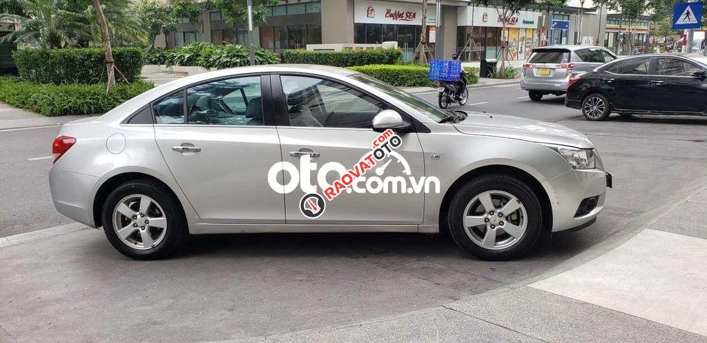 Cần bán Chevrolet Cruze LTZ sản xuất 2012, màu bạc-4