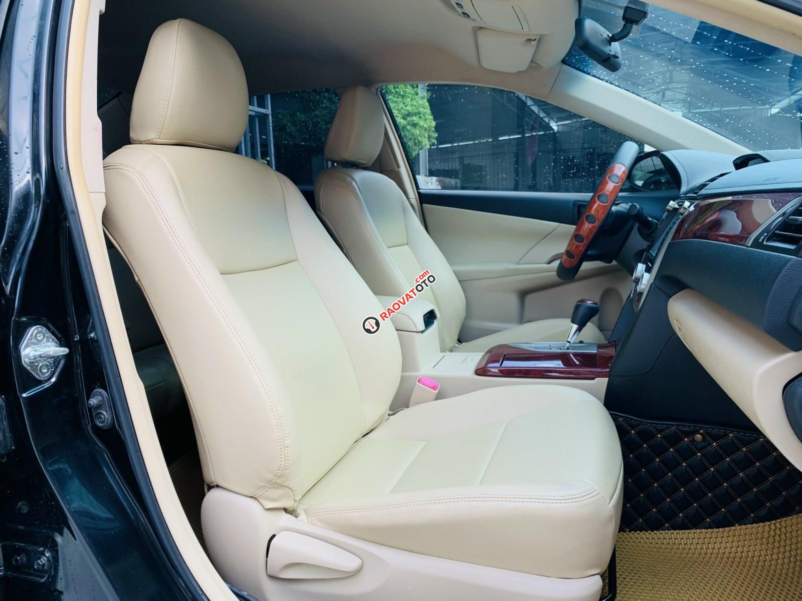 Cần bán Toyota Camry 2.0E năm 2014, giá cả phải chăng-8