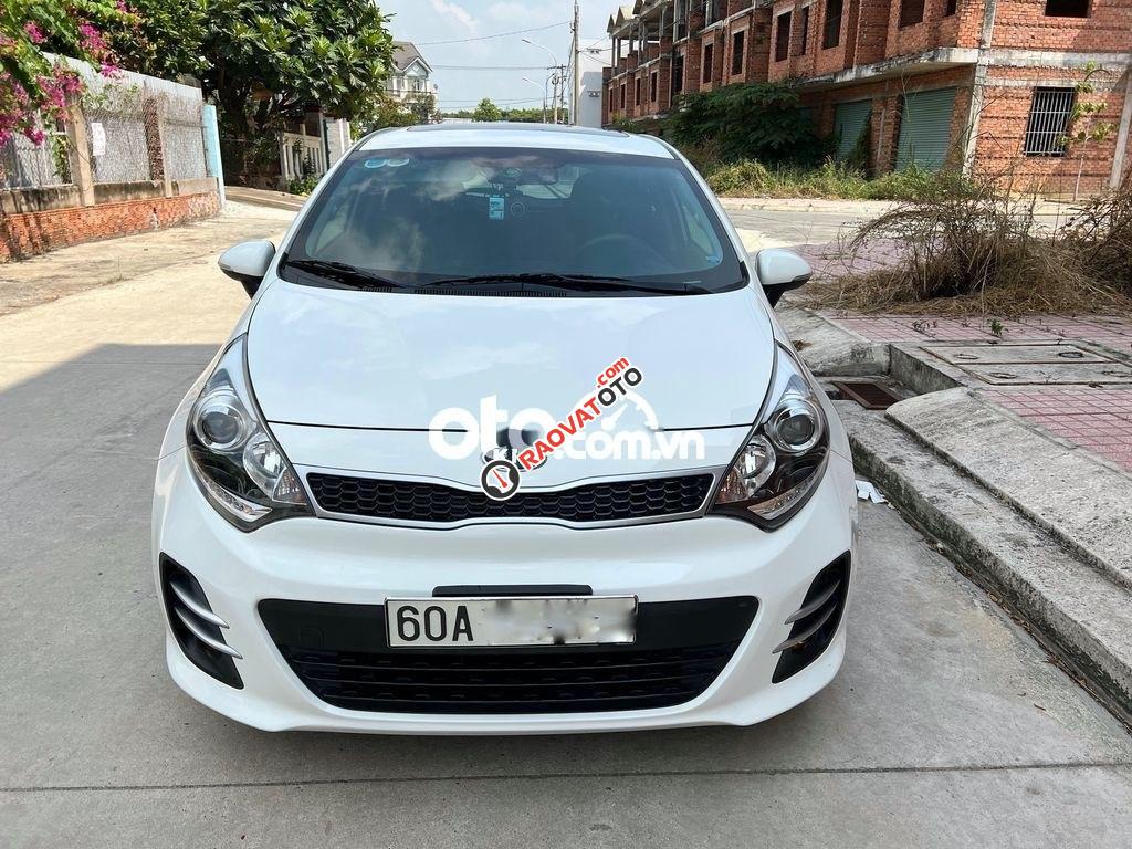 Cần bán xe Kia Rio AT năm sản xuất 2016, màu trắng, nhập khẩu Hàn Quốc-1