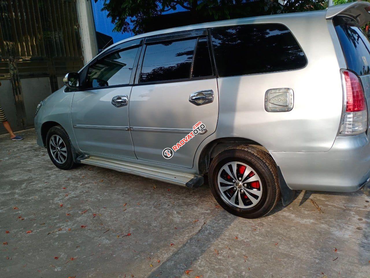 Bán Toyota Innova MT năm 2008, màu bạc-8