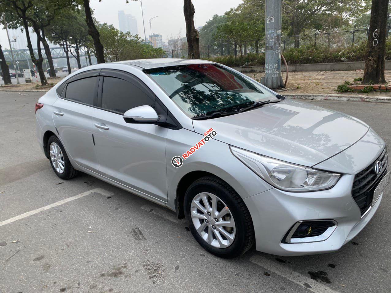 Cần bán gấp Hyundai Accent MT sản xuất năm 2018, màu bạc, 358tr-4