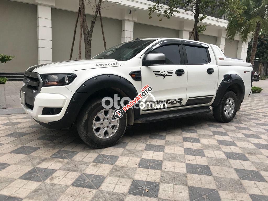 Bán ô tô Ford Ranger XLS sản xuất 2017, hai màu, xe nhập-4