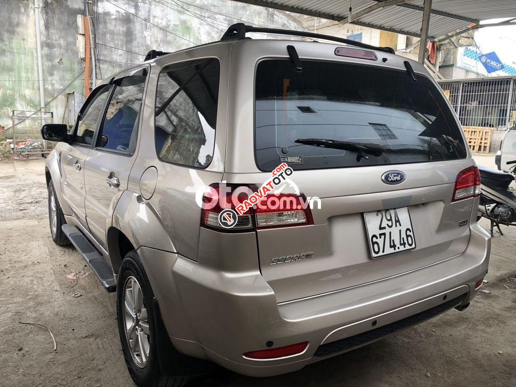 Cần bán xe Ford Escape XLS sản xuất năm 2010 chính chủ-8