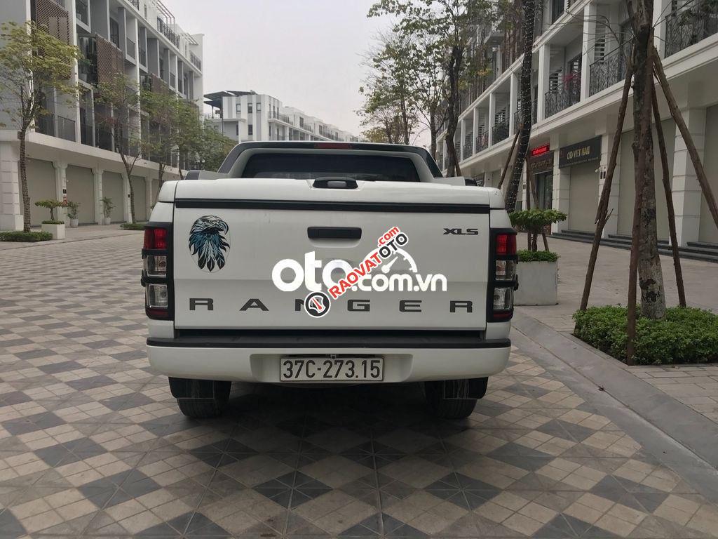 Bán ô tô Ford Ranger XLS sản xuất 2017, hai màu, xe nhập-2