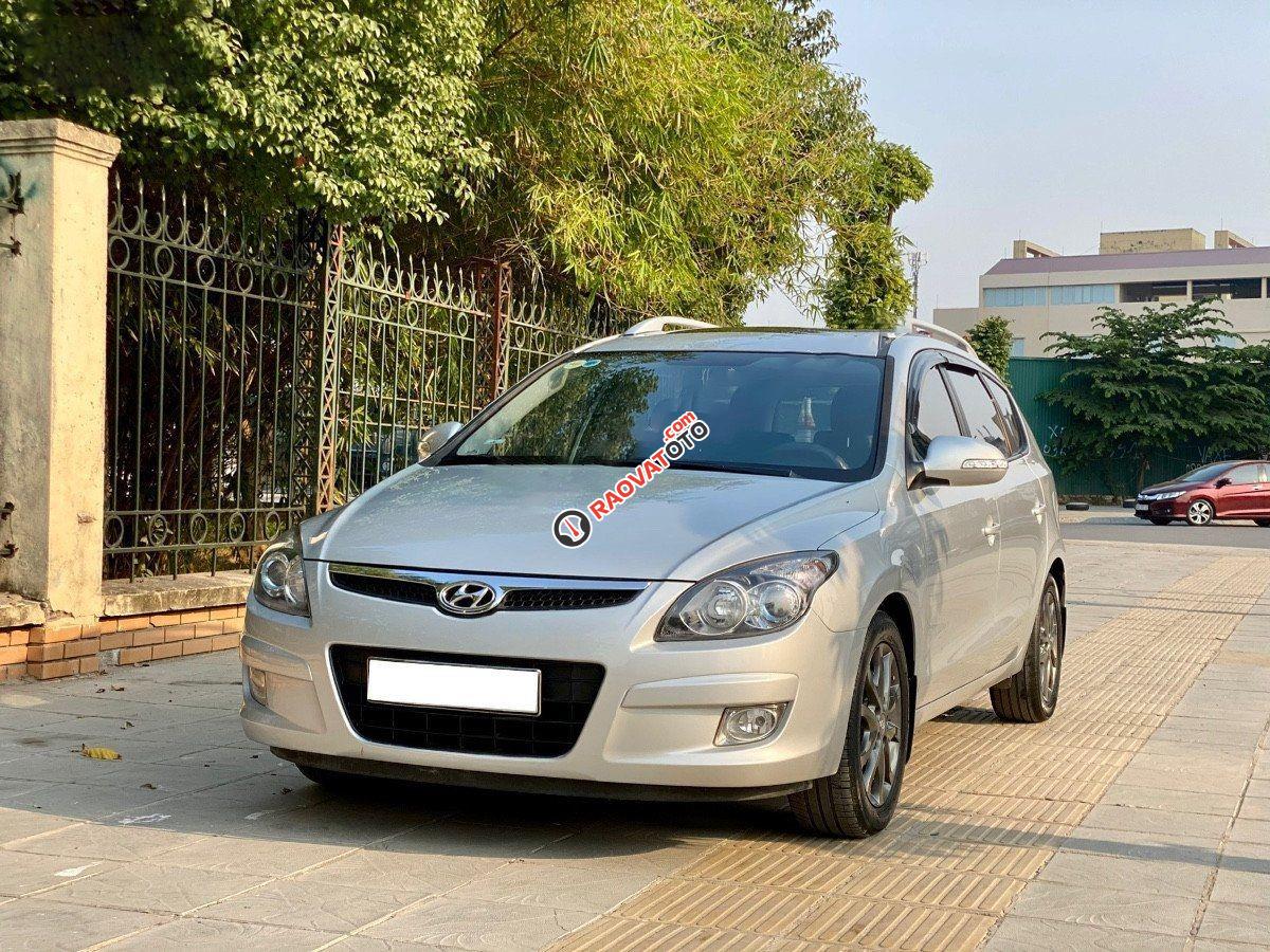 Bán Hyundai i30 CW 1.6AT năm sản xuất 2011, màu bạc, nhập khẩu-2